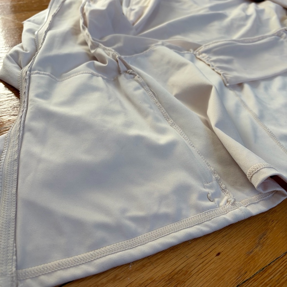 Fabletics white cream workout jacket fitted size M - image 15